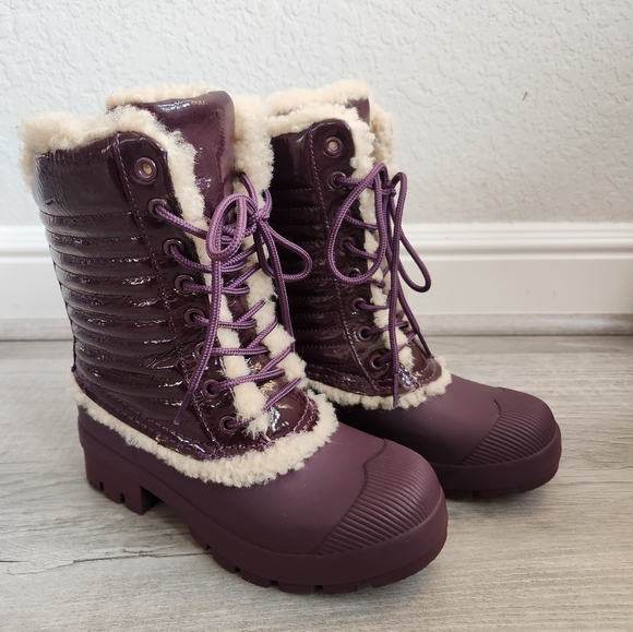 Hunter Snow Purple /  Burgundy Glossy Boots with Fur Lining size 6 - Picture 2 of 11